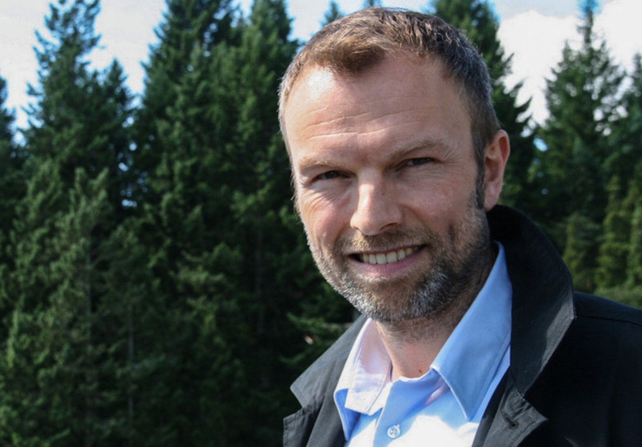 UTFORDRING: Bård Kristiansen, administrerende direktør i Sportsbransjen AS, sier de er for forbudet mot PFOA, men at de trenger mer tid til omstilling.  UTFORDRING: Bård Kristiansen, administrerende direktør i Sportsbransjen AS, sier de er for forbudet mot PFOA, men at de trenger mer tid til omstilling.