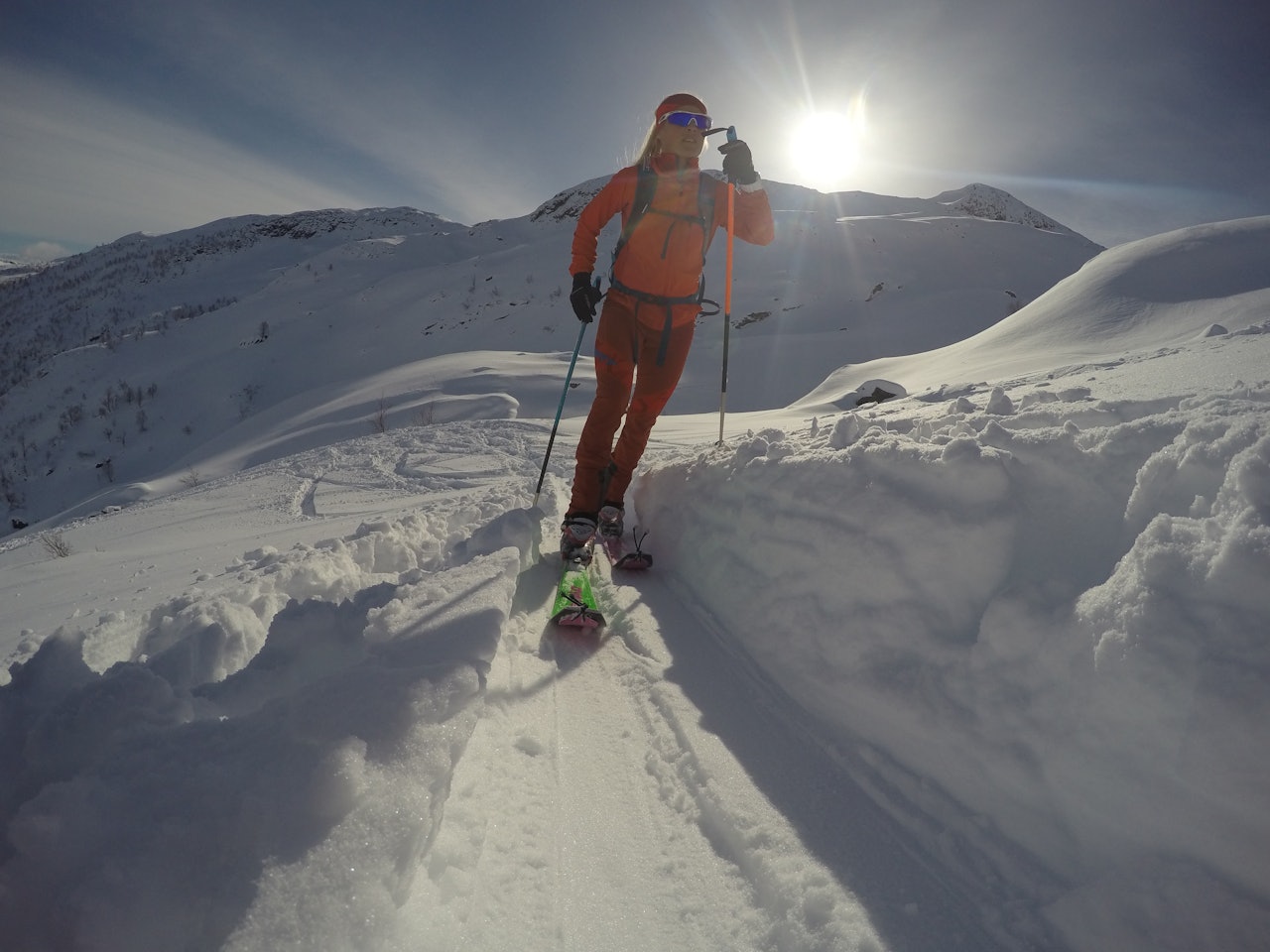 RASKE FJELLSKI: Malene Blikken Haukøy på veg opp med raskt og lett utstyr. raske fjellski