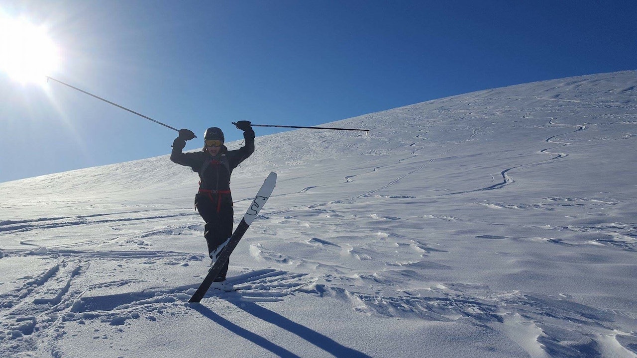 SUPERTIRSDAG: Topptur til Natugardstind, i beste barnehagetid. Foto: Sigurd Rønningen SUPERTIRSDAG: Topptur til Natugardstind, i beste barnehagetid. Foto: Sigurd Rønningen
