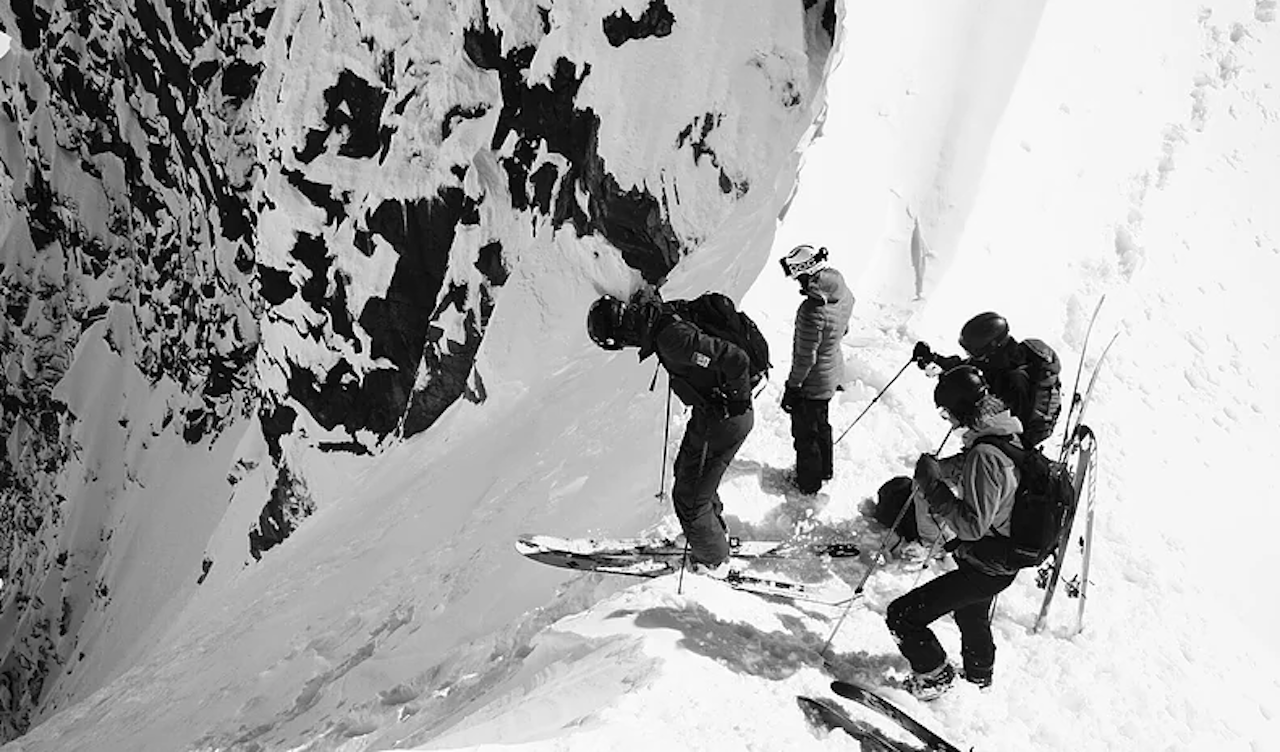 UT I DET: Denne situasjonen burde være helt normal. En jente og tre gutter på tur sammen i Hurrungane. Foto: Torfinn Weydahl  UT I DET: Denne situasjonen burde være helt normal. En jente og tre gutter på tur sammen i Hurrungane. Foto: Torfinn Weydahl