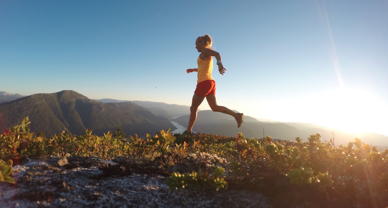Det er lite som slår kveldstur på hausen. Her på Hesteggi eit langt steinkast frå Saftbygda/Sogndal. Det er lite som slår kveldstur på hausen. Her på Hesteggi eit langt steinkast frå Saftbygda/Sogndal.