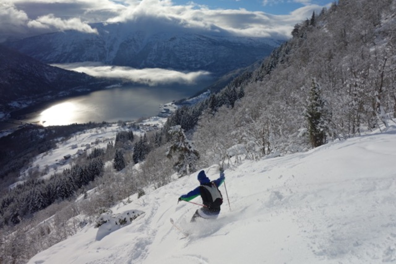 Sogndal: Frå fjord til fjell og ned igjen. Kortreist godsnø i Sogndal. Ein av mange "secrets spots". Foto: Malene Haukøy Sogndal: Frå fjord til fjell og ned igjen. Kortreist godsnø i Sogndal. Ein av mange "secrets spots". Foto: Malene Haukøy