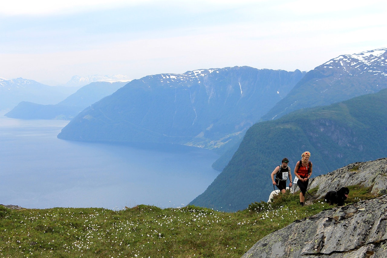 Foto: Hornindal rundt Foto: Hornindal rundt