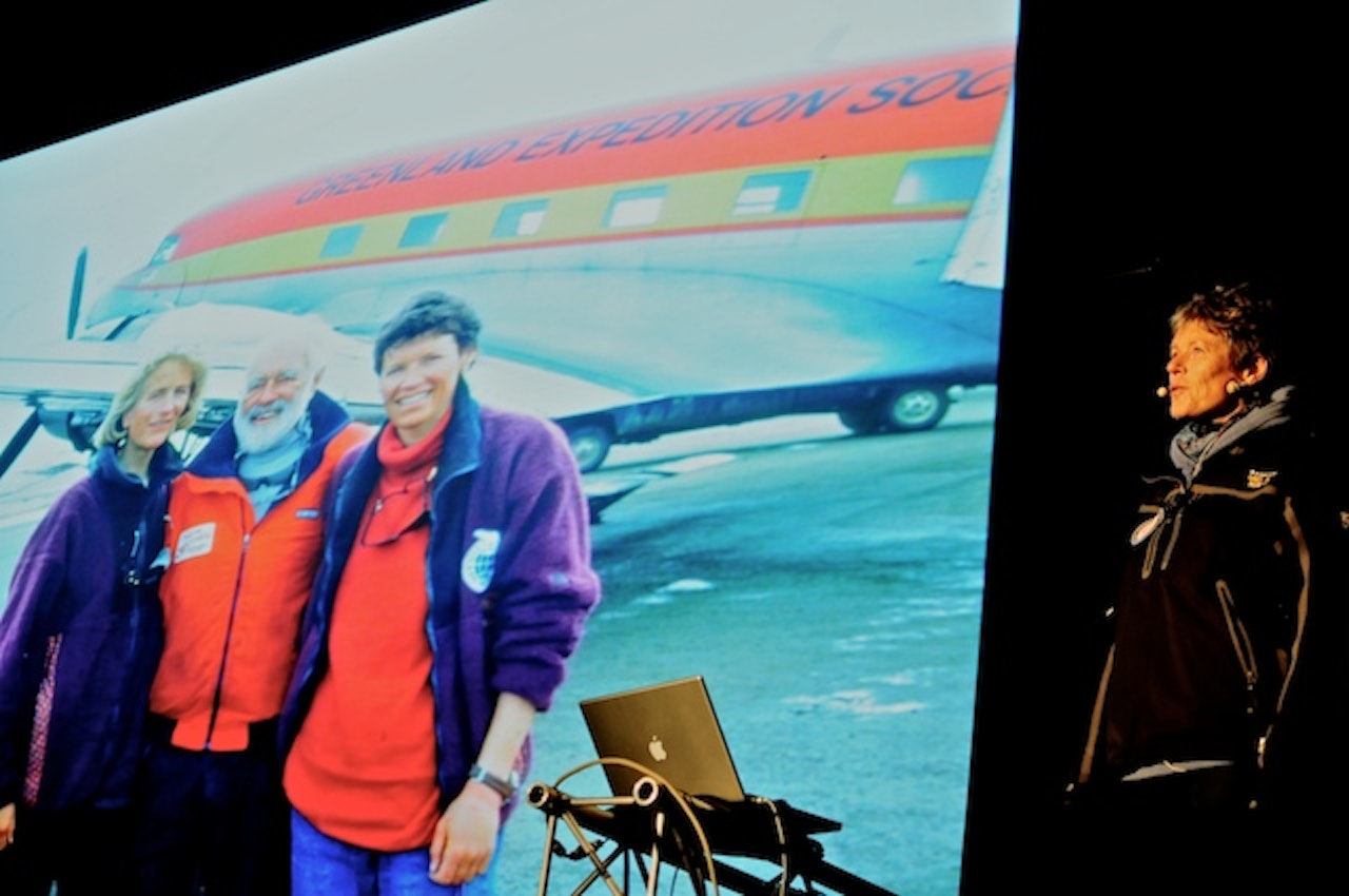 Liv Arnesen på utescenen på Fjellfilmfestivalen. Foto: Juel-Victor Løkstad. Liv Arnesen på utescenen på Fjellfilmfestivalen. Foto: Juel-Victor Løkstad.