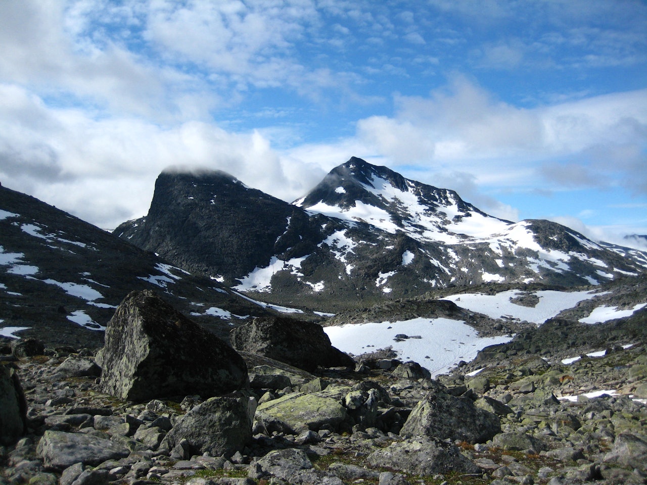 Sommer i fjellet? Her fra Jotunheimen i juli. Sommer i fjellet? Her fra Jotunheimen i juli.