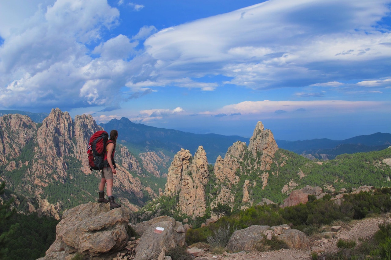 Tinder og bandidas: Jeg har alt jeg trenger: godt selskap, fine fjell, mat og et påstartet eventyr. Foto. Madeleine Hanssen Tinder og bandidas: Jeg har alt jeg trenger: godt selskap, fine fjell, mat og et påstartet eventyr. Foto. Madeleine Hanssen