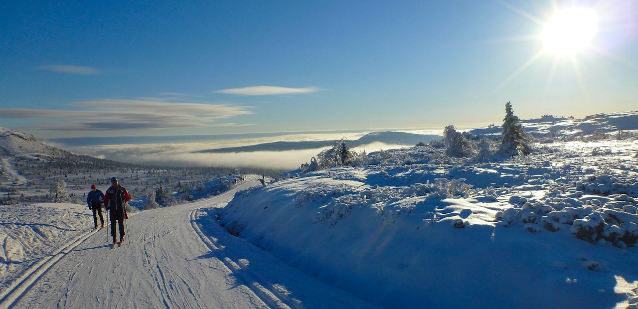 TIDLIG VINTER: Fra en helg da Skiforeningen arrangerte teknikkurs på Skeikampen. en god kombinasjon. Foto: Lars Edvard Bergdal Høst, Skeikampen, Skiforeningen og teknikkurs er en god kombinasjon. Foto: Lars Edvard Bergdal