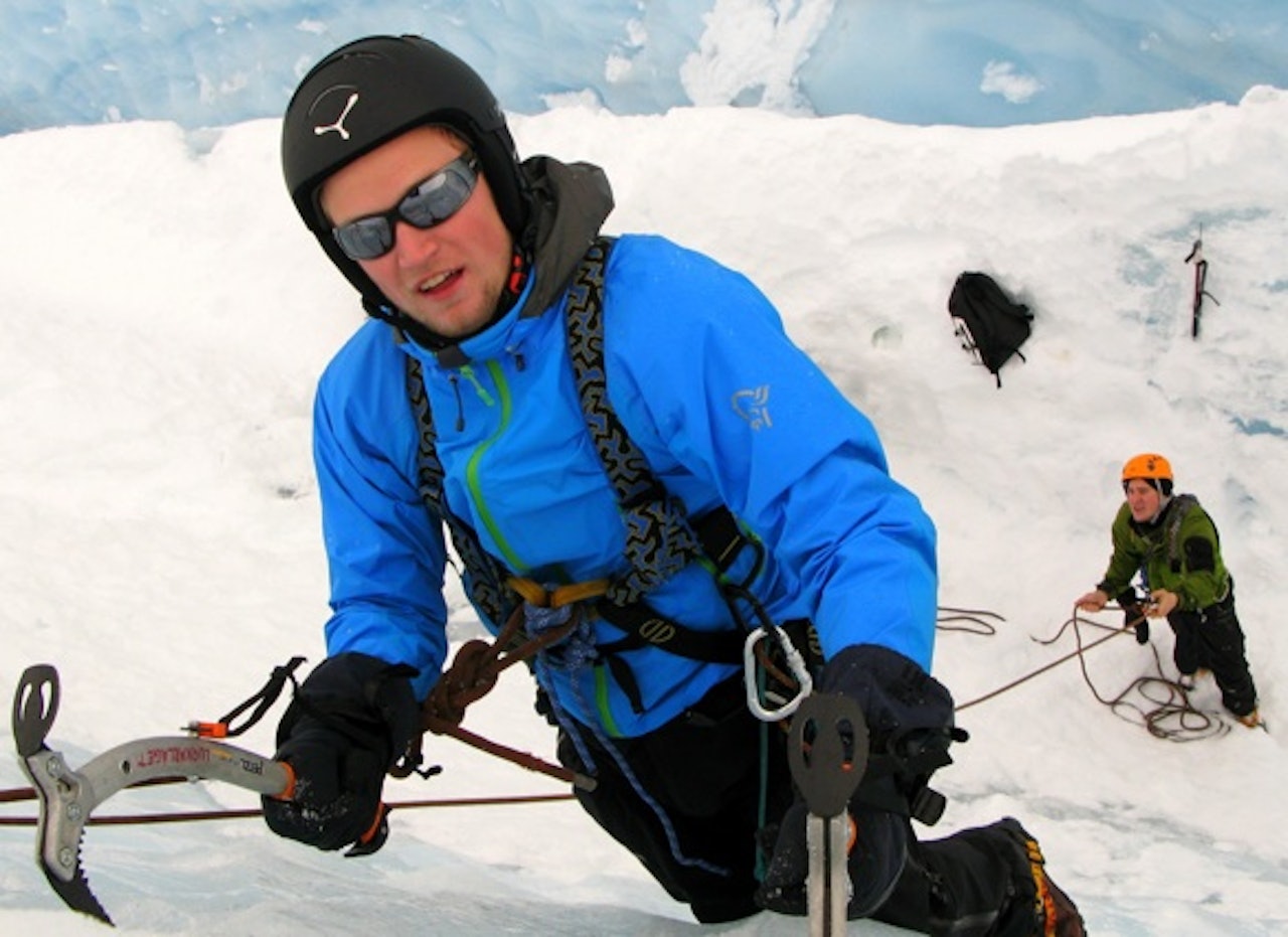 I Jostedalen er det gode muligheter for isklatring og brevandring. I Jostedalen er det gode muligheter for isklatring og brevandring.