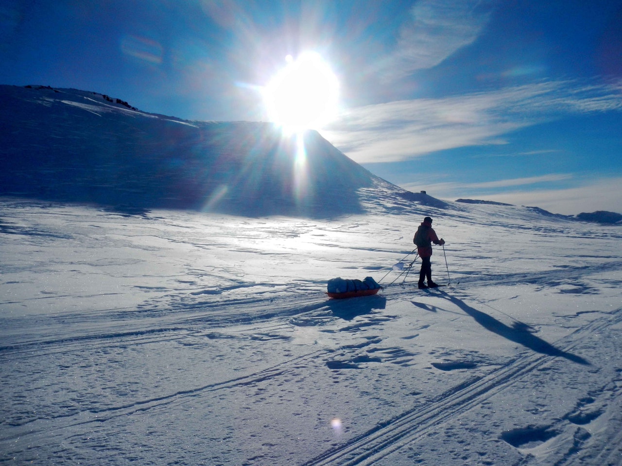 Sol og i godt driv på vei mot andre sjekkpunkt, Litlos. Foto: Ida Eri Sørbye Sol og i godt driv på vei mot andre sjekkpunkt, Litlos. Foto: Ida Eri Sørbye