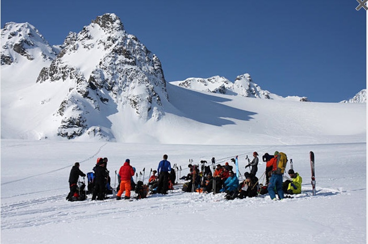 Kjetil Brattlien holder skredkurset du bør få med deg før vinterens toppturer! Kjetil Brattlien holder skredkurset du bør få med deg før vinterens toppturer!