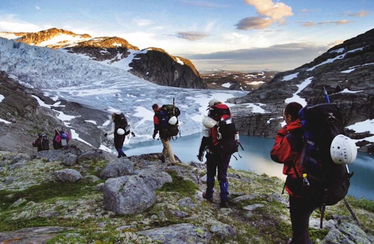 I FJELLQUIZ får du svar på hvilken hytte turgruppa er på vei til. Foto: Simen Berg fjellquiz