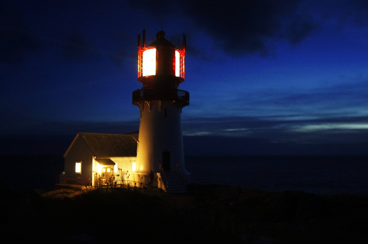 Lindesnes fyr i høstmørket. Foto: Petter Hetland og Julie Kolstad Lindesnes fyr i høstmørket. Foto: Petter Hetland og Julie Kolstad