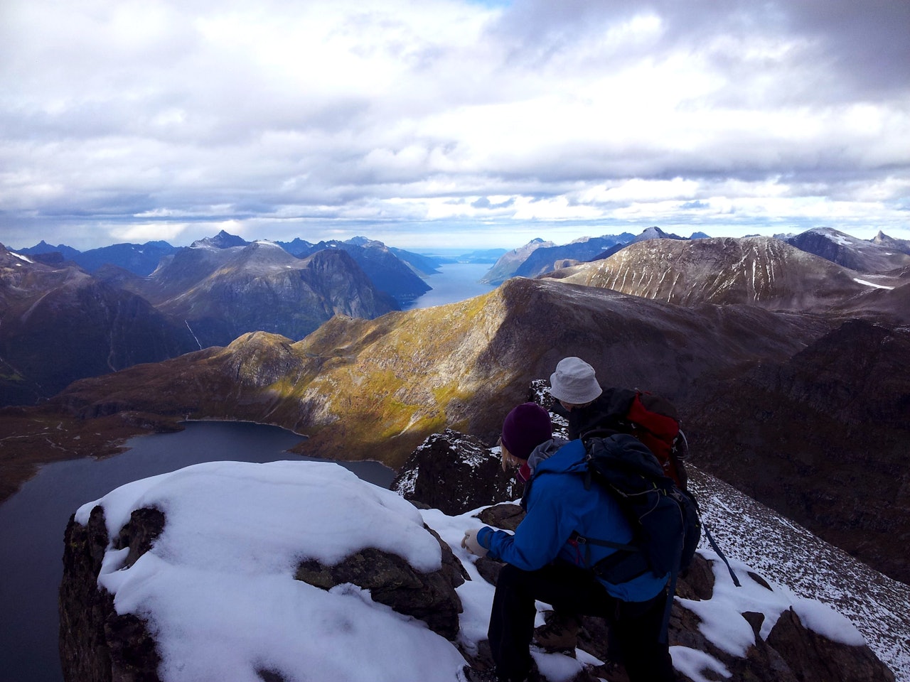 Hornindalsrokken på Sunnmøre er flott! Alle foto: Berit Helene Urke Hornindalsrokken på Sunnmøre er flott! Alle foto: Berit Helene Urke