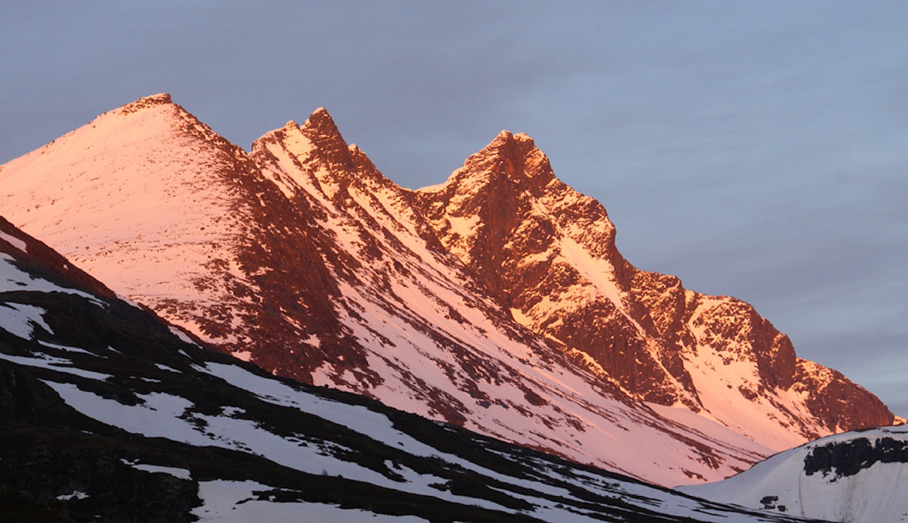 ARENA: Hvert år deles Bergans Fjellfilmstipend ut under Hurrunganes tinder. Foto: Simen Berg ARENA: Hvert år deles Bergans Fjellfilmstipend ut under Hurrunganes tinder. Foto: Simen Berg