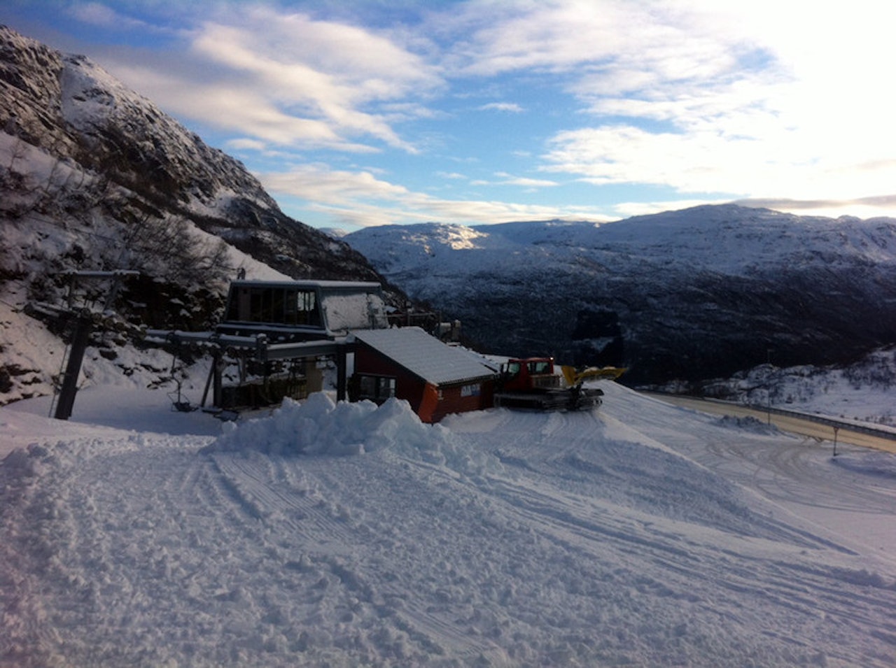 AKKURAT NÅ: Dette bilder fra Røldal ble tatt ved lunsjtider i dag. Foto: Pelle Gangeskar AKKURAT NÅ: Dette bilder fra Røldal ble tatt ved lunsjtider i dag. Foto: Pelle Gangeskar