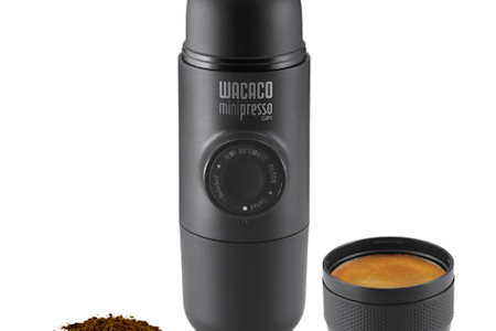 WACACO MINIPRESSO: Espresso er kaffe som brygges under trykk. Det gir en kraftigere og mer intens kaffeopplevelse. Foto: Produsent