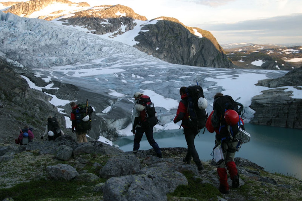 På vei mot brekurs på Demmevasshytta på Hardangervidda. Foto: Simen Berg På vei mot brekurs på Demmevasshytta på Hardangervidda. Foto: Simen Berg
