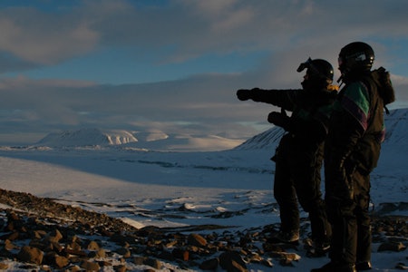 Guide på Svalbard. Foto: Trygve Sunde Kolderup Guide på Svalbard. Foto: Trygve Sunde Kolderup