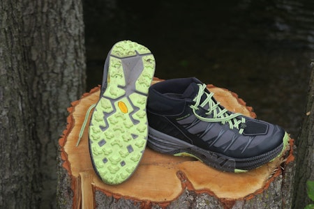 ANNERLEDES. Hoka har gått mot minimalisttrenden med sine superdempede sko. De føles trygge og myke å løpe med. ANNERLEDES. Hoka har gått mot minimalisttrenden med sine superdempede sko. De føles trygge og myke å løpe med.