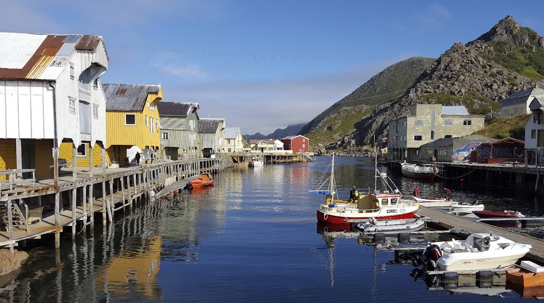 FISKEVÆR: Postkortidyll. Foto: Lars Sira Nyksund fiskevær