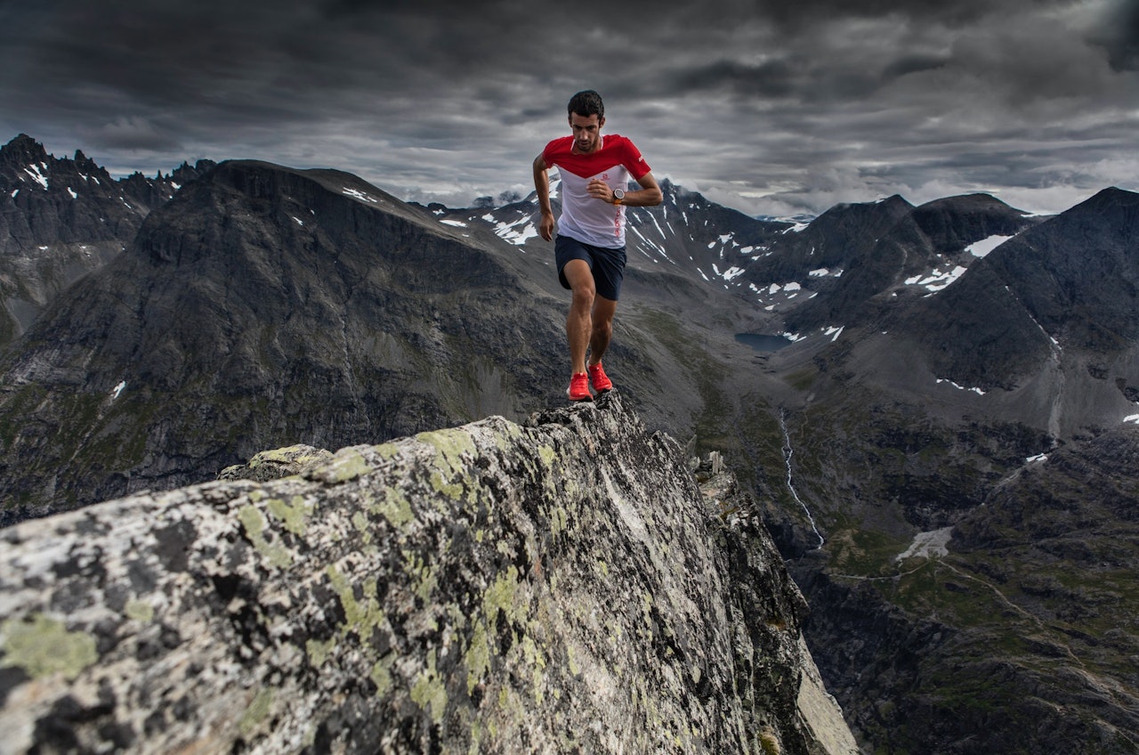 STØDIG: Kilian Jornet på Bispen i Romsdalen. Alle foto: Matti Bernitz STØDIG: Kilian Jornet på Bispen i Romsdalen. Alle foto: Matti Bernitz