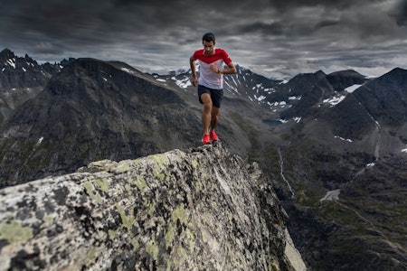 STØDIG: Kilian Jornet på Bispen i Romsdalen. Alle foto: Matti Bernitz STØDIG: Kilian Jornet på Bispen i Romsdalen. Alle foto: Matti Bernitz