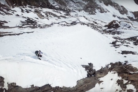 BRATT: Det er ikke akkurat barnebakken i Trysil Andrzej Bargiel forserer på vei ned fra K2.