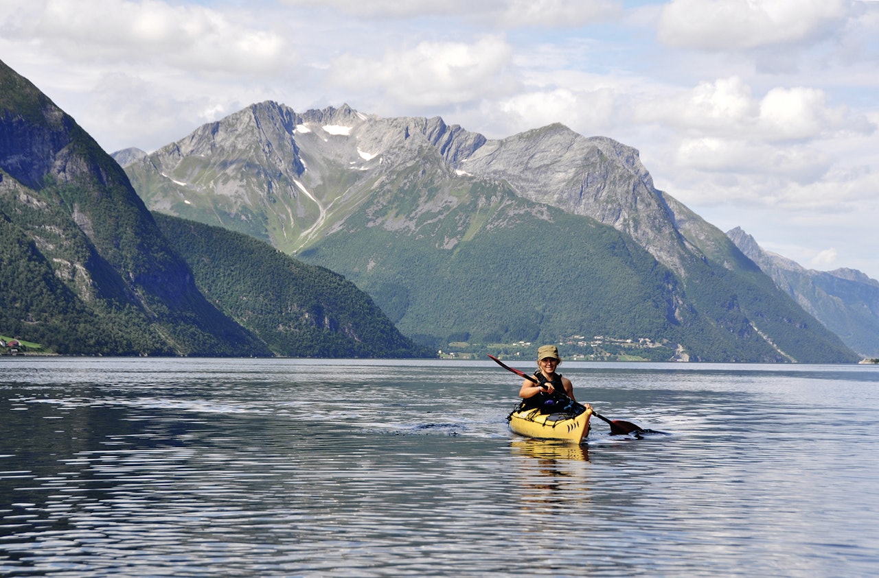 HJØRUNDFJORDEN: Selv på stille dager som dette, kan det fort blåse opp. Foto: Sandra Lappegard Wangberg HJØRUNDFJORDEN: Selv på stille dager som dette, kan det fort blåse opp. Foto: Sandra Lappegard Wangberg