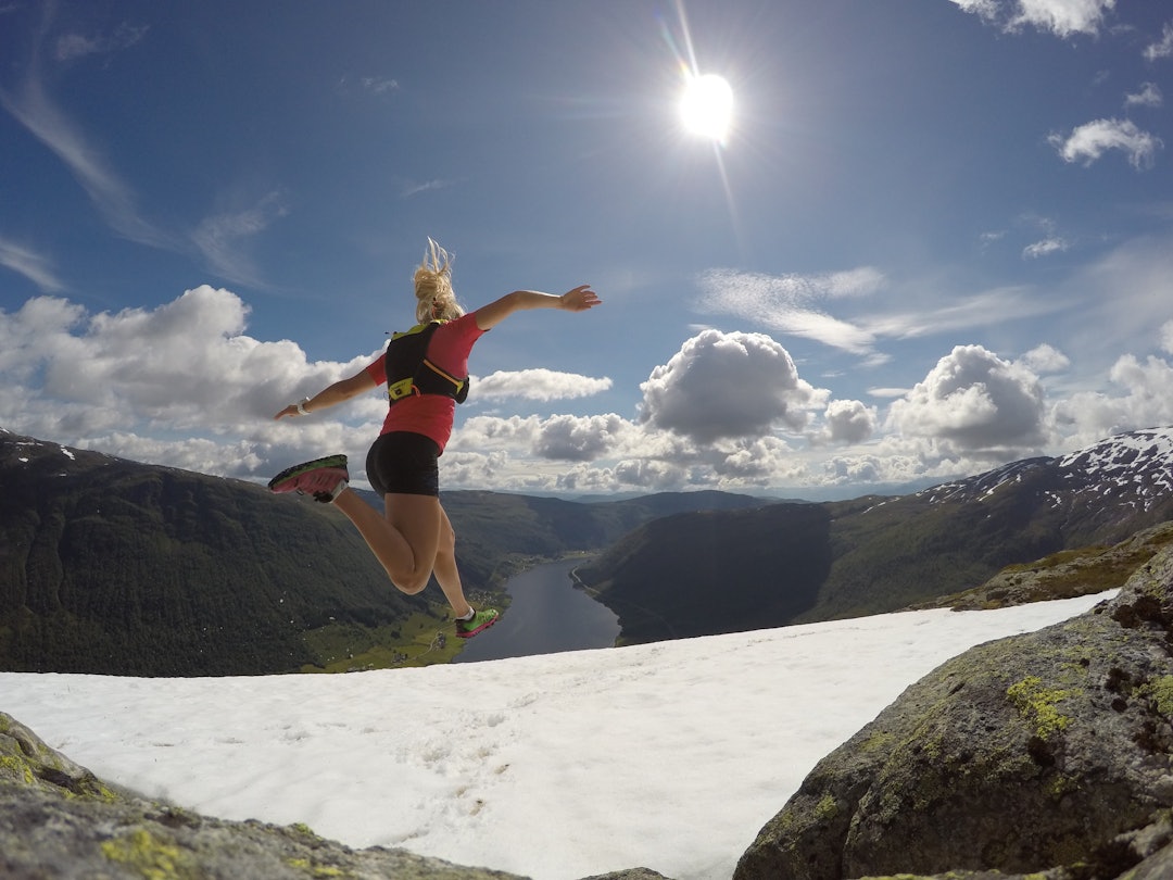 Det er eit vidt sprekter av inntrykk når ein spring ute i fjellet. Bilete frå puddertoppen Togga i Sogndal. malene haukøy