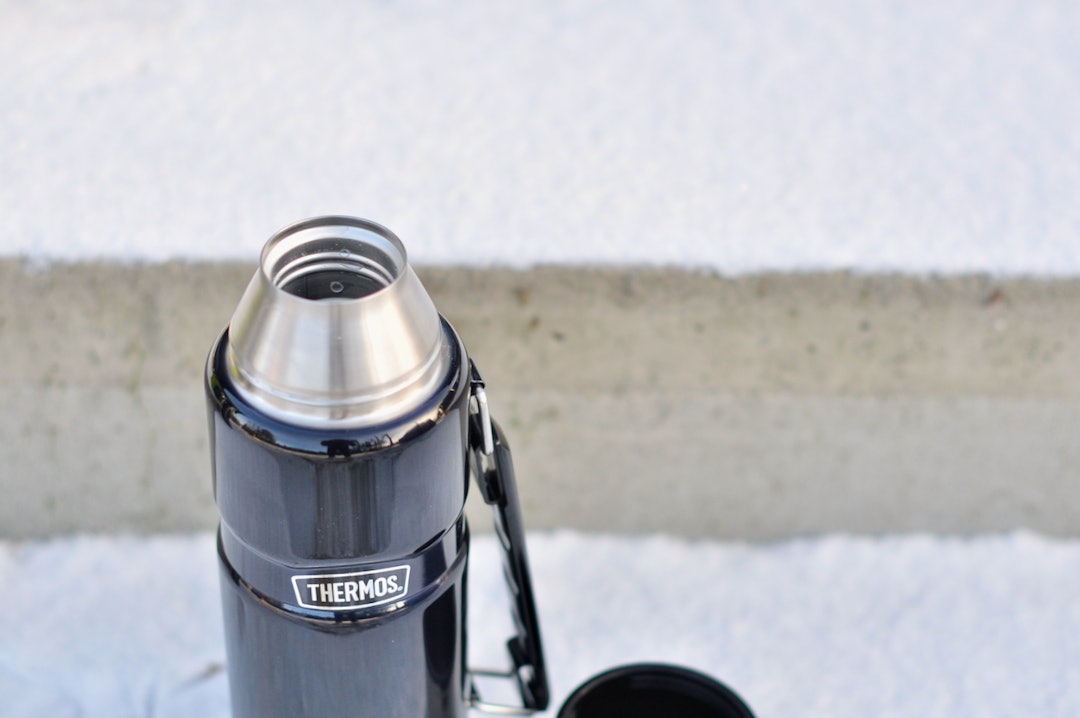 LITT TRANGT: Åpningen på Thermos King Stainless er litt liten. Thermos King Stainless
