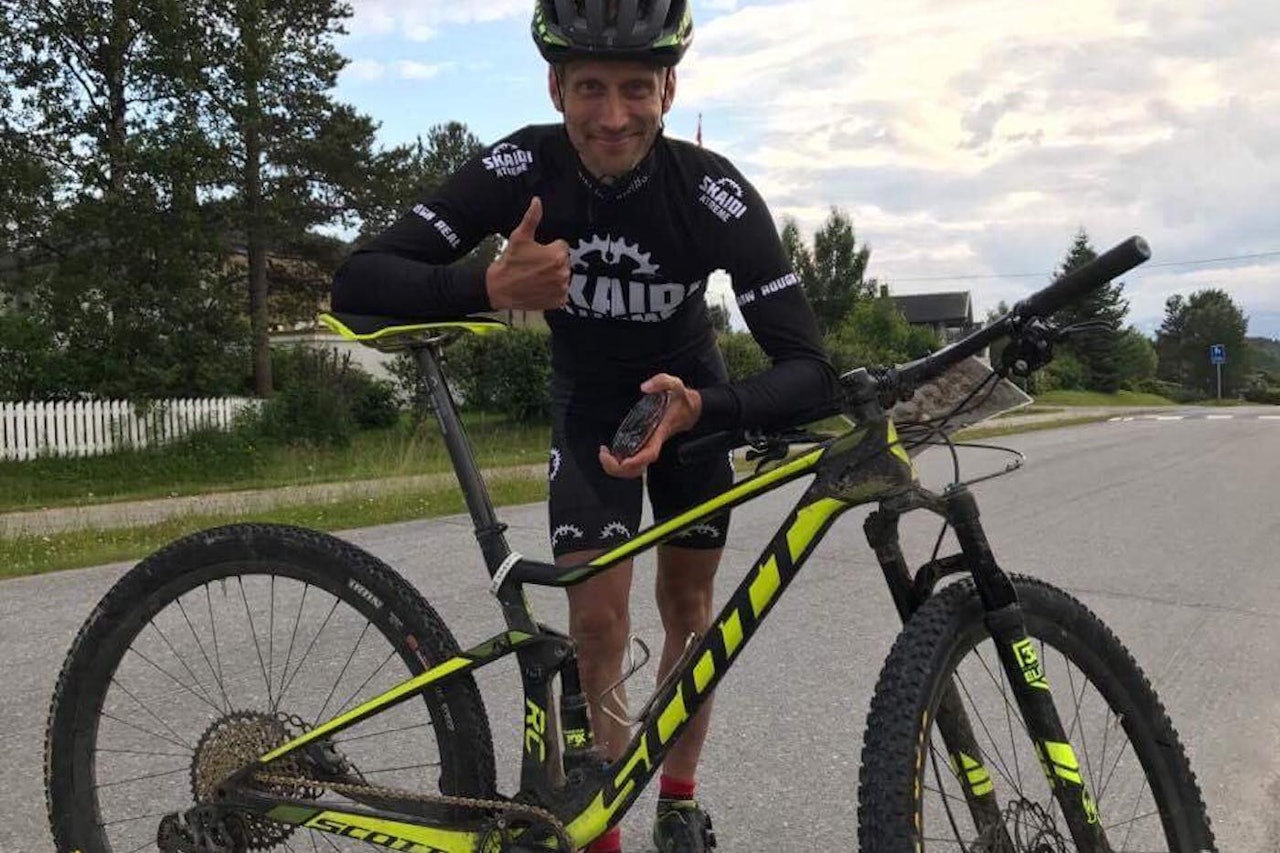 Odd Peder Wang-Norderud tok spurtoppgjøret på målstreken i Offroad Finnmark: Vant med 1 sekund etter 156km og drøyt 8.5 time over Finnmarksvidda. Foto: Susanne Daae