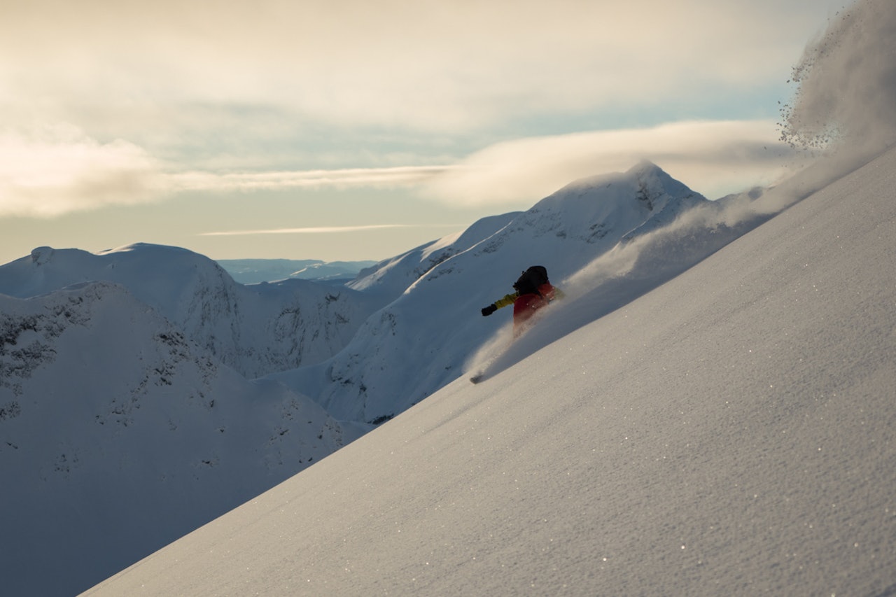 FINE TOPPTURER: Her får du tips til 15 lette og fine toppturer du bør gå i Norge - slik som Blæja på Sunnmøre. Foto: Timmie Ellingjord Blæja Sunnmøre