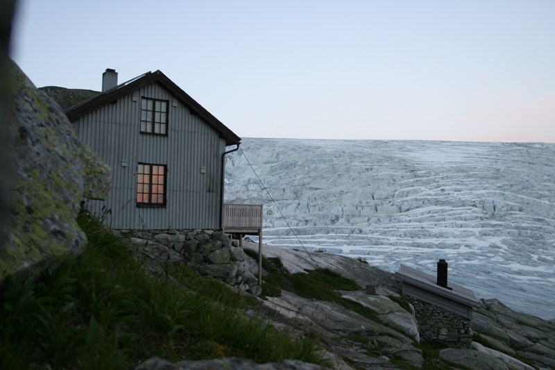 Demmevasshytta ved Hardangerjøkulen. Foto: Simen Berg