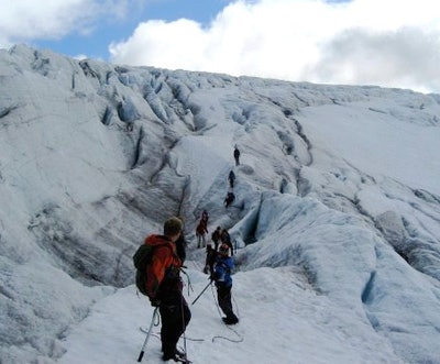 BREKURS: Instruksjon på Smørstabbreen ved Krossbu. Foto: Krossbu Smørstabbreen