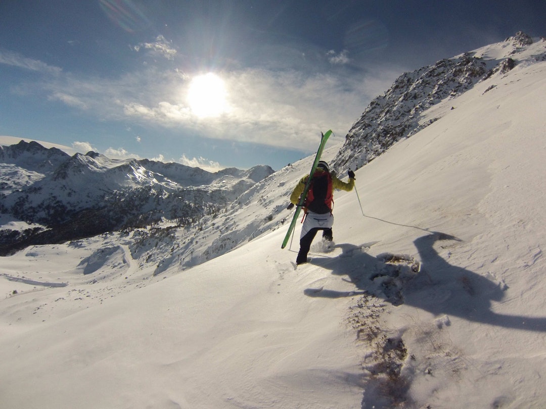 Det er lite snø i Andorra, men som dei to ivrige sjelene me er finn me litt moro likevel. Det er lite snø i Andorra, men som dei to ivrige sjelene me er finn me litt moro likevel.