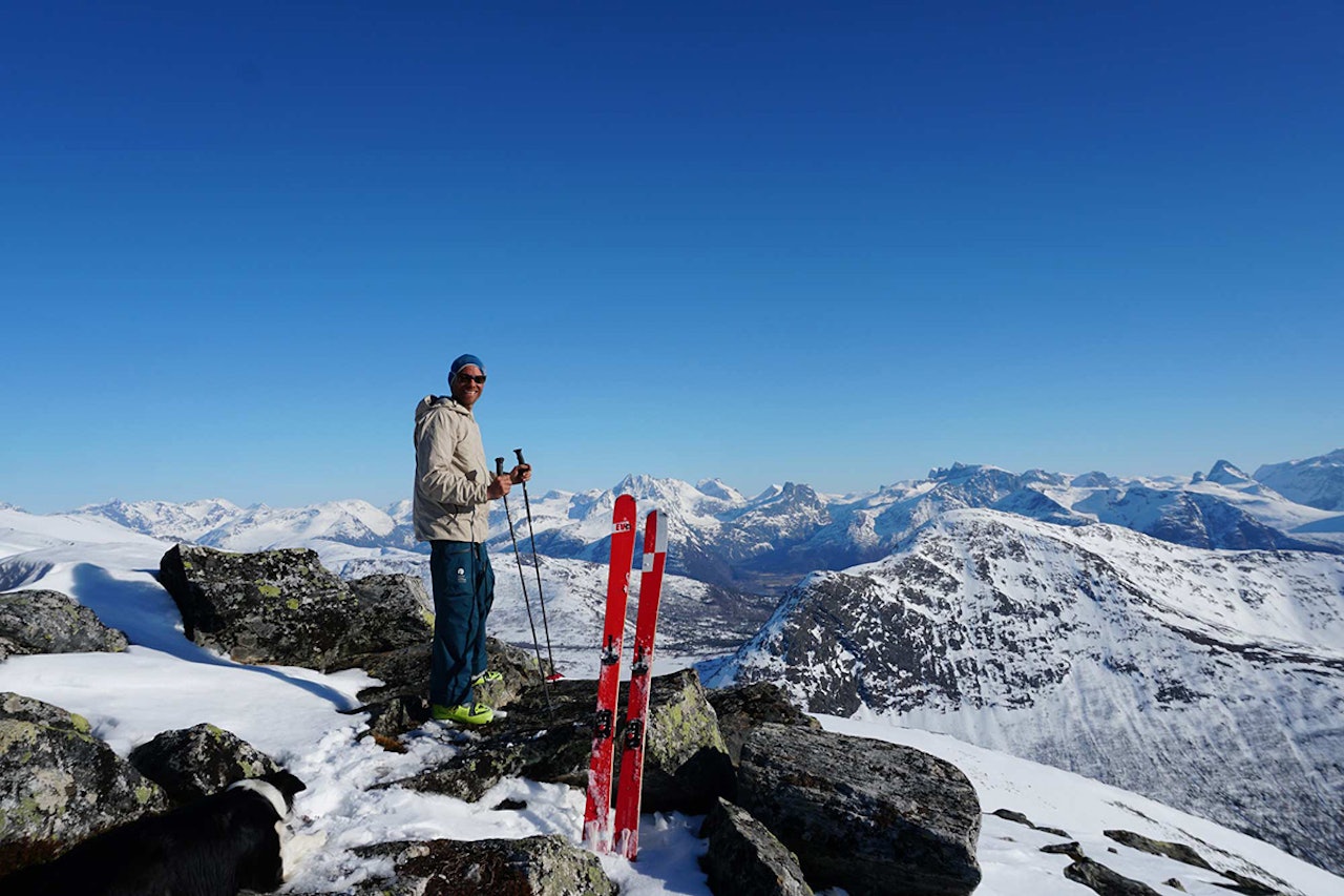 TOPPTURER I ROMSDALEN: Forfatter Halvor Hagen har skrevet en ny og oppdatert utgave av den populære guideboka. Foto: Privat TOPPTURER I ROMSDALEN: Forfatter Halvor Hagen har skrevet en ny og oppdatert utgave av den populære guideboka. Foto: Privat