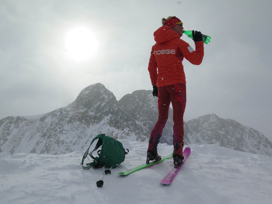 Dersom eg har vore skikkeleg flink let Lars Erik meg få drikkepause på toppen,  det er stas ☺ Dersom eg har vore skikkeleg flink let Lars Erik meg få drikkepause på toppen,  det er stas ☺
