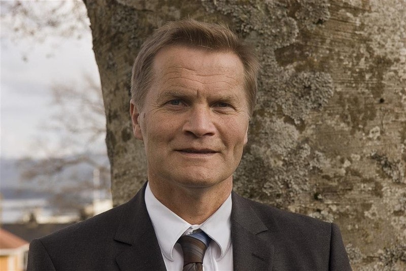 SKIKJØRER: Nesset-ordfører Rolf Jonas Hurlen er toppturentusiast og slett ikke fremmed for heliskiing i kommunen. Foto: Gabi H. Hurlen