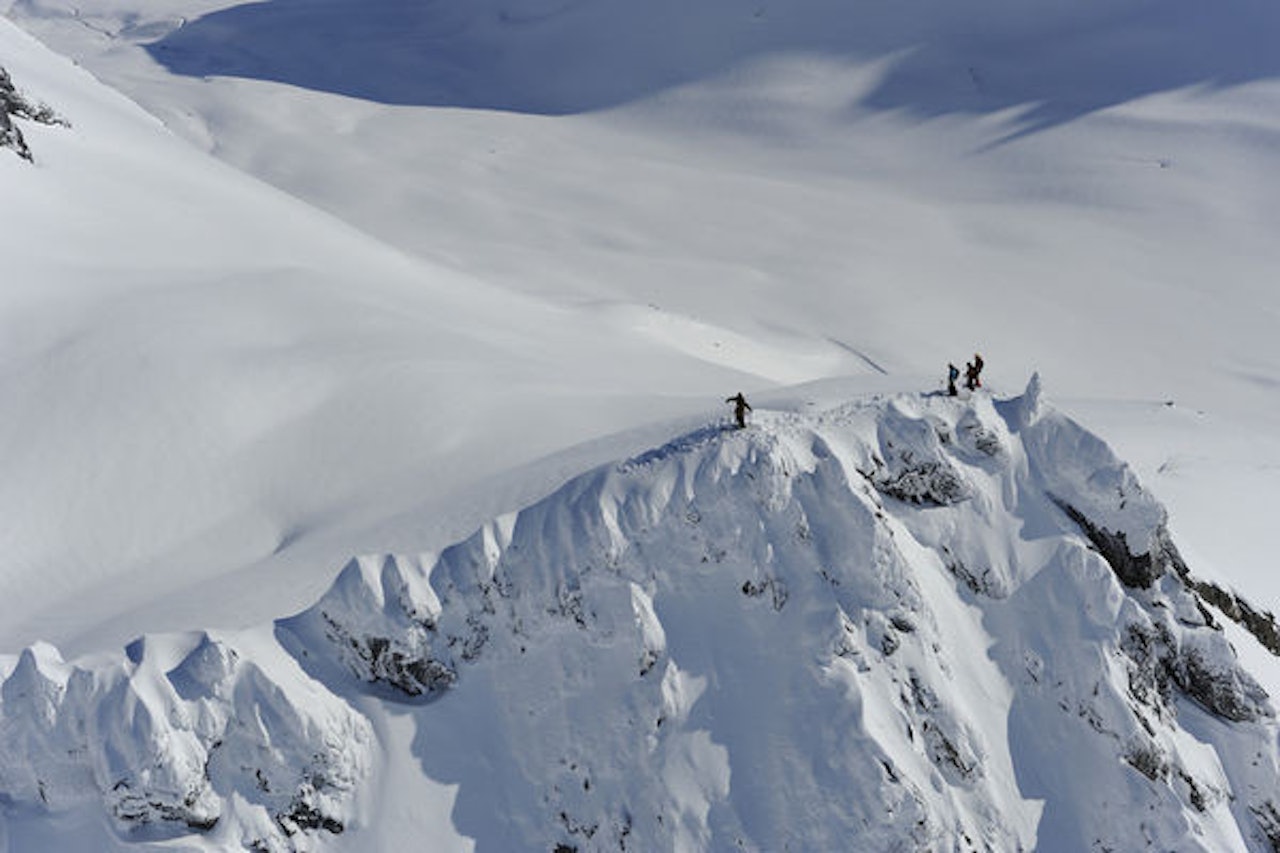 HELIBASERT: Dette bildet er tatt fra det samme helikopteret som plasserte Eirik Finseth, Matt Sterbenz, Wiley Miller og Tor Olav Naalsund på dette fjellet under filminnspilling med Field Productions i 2008. Foto: Endre Løvaas HELIBASERT: Dette bildet er tatt fra det samme helikopteret som plasserte Eirik Finseth, Matt Sterbenz, Wiley Miller og Tor Olav Naalsund på dette fjellet under filminnspilling med Field Productions i 2008. Foto: Endre Løvaas