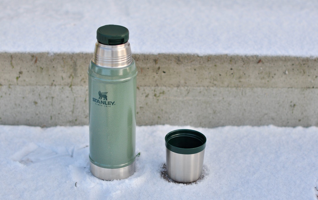 KVALITET: Stanley-termosen har god kvalitetsfølelse og fint utseende. Stanley termos