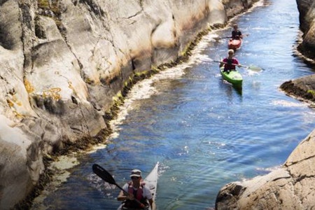 BOHUSLÄN: Padle med kajakk eller kano i Sveriges første nasjonalpark. Foto: Rune Borgelid  padling bohuslän sommerferie