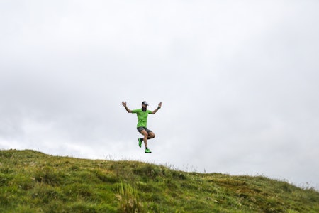 FLYVENDE: Løpeproff Peter Maksimov har tatt turen fra Colorado for å demonstrere løpeglede. FLYVENDE: Løpeproff Peter Maksimov har tatt turen fra Colorado for å demonstrere løpeglede.