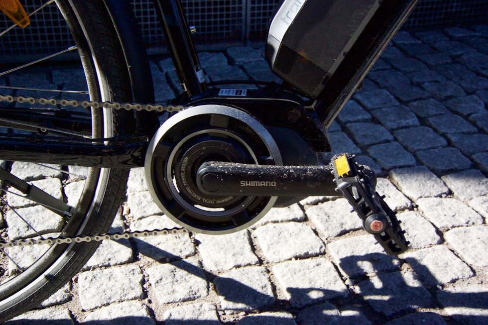 KJERNEN: Shimano Steps-motor dytter pedalene dine rundt når du selv trår på dem. Pålitelig og kraftig i bakkene. Foto: Øyvind Aas