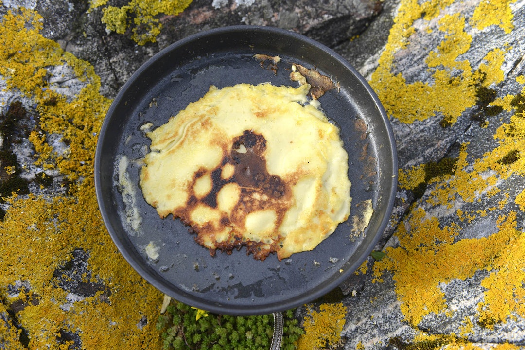 Pannekaker i stekepanne på tur | JEGER.NO
