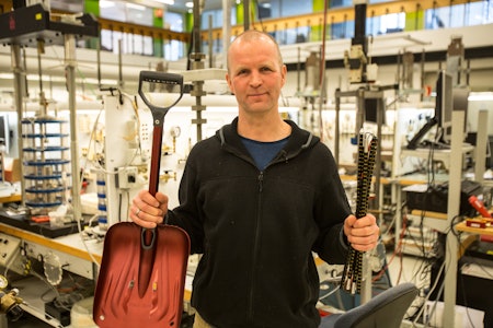 TA ANSVAR: Alle ansvarlige fjellskifolk skal ha med seg sikkerhetsutstyr på tur. Foto: Christian Nerdrum TA ANSVAR: Alle ansvarlige fjellskifolk skal ha med seg sikkerhetsutstyr på tur. Foto: Christian Nerdrum