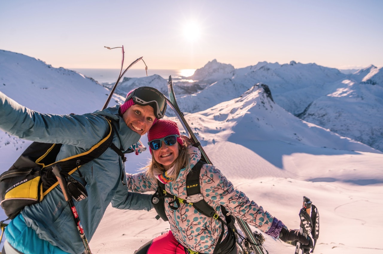 RANDO-RENN 2020: Bildet er fra da franske Laetitia Roux og Martina Valmassoi inspiserte forholdene i forkant av Lofoten Skimo i 2019. Foto: Martina Valmassoi RANDO-RENN 2020: Bildet er fra da franske Laetitia Roux og Martina Valmassoi inspiserte forholdene i forkant av Lofoten Skimo i 2019. Foto: Martina Valmassoi