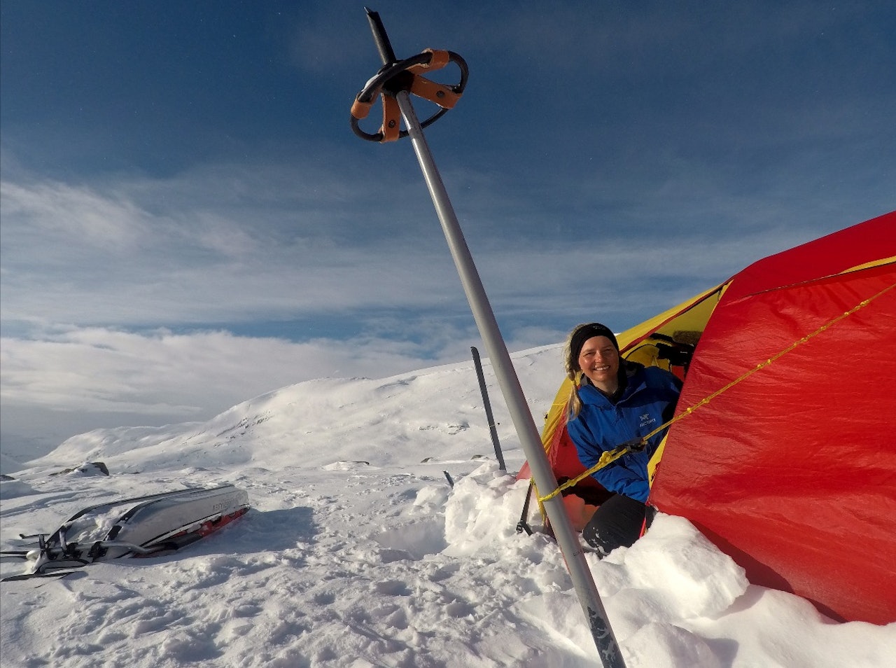MASSIV TUR: Jeg valgte å starte på Hardangervidda, i motsetning til de fleste som går denne turen, for å unngå å bli solbrent i fjeset, og bli bedre kjent med Nord-Europas største høyfjellsplatå. Foto: Pia Marie Arnesen massivruta med fjellski haukeli - sota