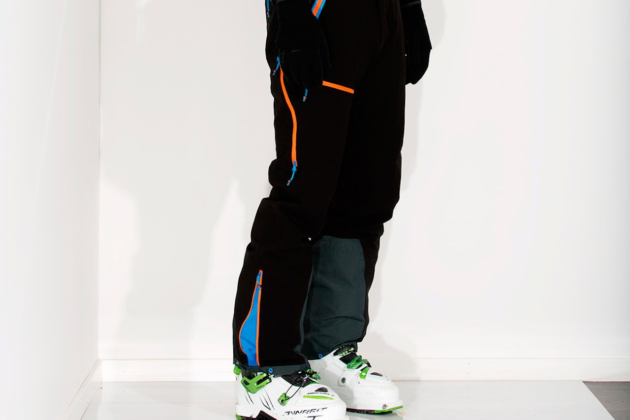 DENNE BUKSA: Str L | Pris: 3000 kroner | 718 gram. DENNE BUKSA: Str L | Pris: 3000 kroner | 718 gram.