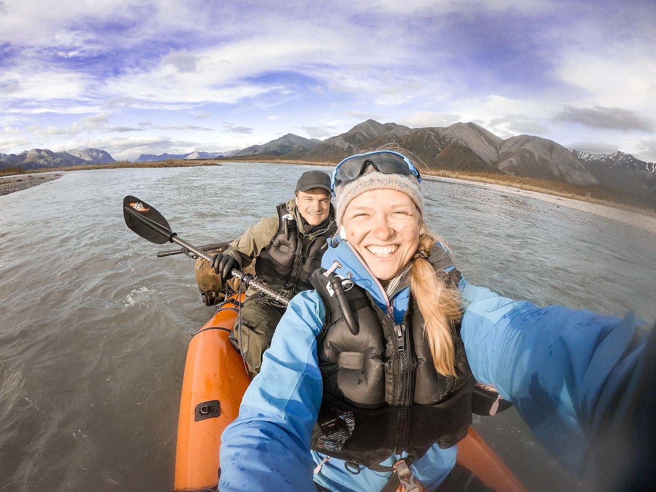 KANDIDAT 1: Even Augdal og Kristina Lund Leivestad, her med packraft på elva East Fork Chandalar. KANDIDAT 1: Even Augdal og Kristina Lund Leivestad, her med packraft på elva East Fork Chandalar.