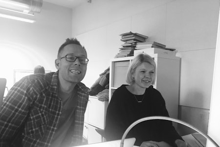 Tormod Granheim i sluttspurten med boka, sammen med AD Eva Camilla Brandt hos Fri Flyt forlag. Foto: Gunhild Aaslie Soldal Tormod Granheim i sluttspurten med boka, sammen med AD Eva Camilla Brandt hos Fri Flyt forlag. Foto: Gunhild Aaslie Soldal